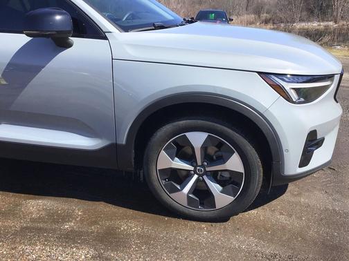 Gray 2024 Volvo XC40 B5 Plus Dark Theme