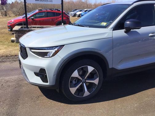 Gray 2024 Volvo XC40 B5 Plus Dark Theme