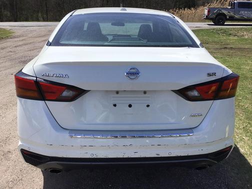 White 2021 Nissan Altima SR Intelligent AWD