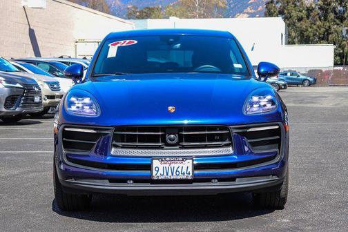 2023 Porsche Macan Base