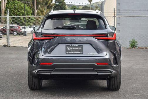 2025 Lexus NX 450h+ Luxury