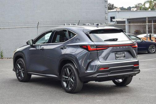 2025 Lexus NX 450h+ Luxury