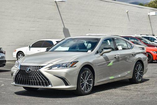 2025 Lexus ES 300h Base