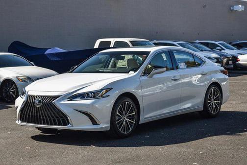 2025 Lexus ES 300h Base