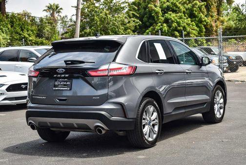 2022 Ford Edge Titanium