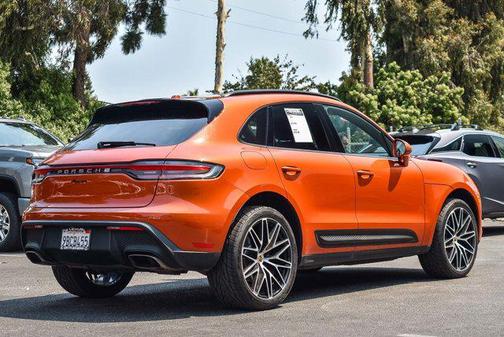 2022 Porsche Macan Base