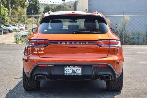 2022 Porsche Macan Base
