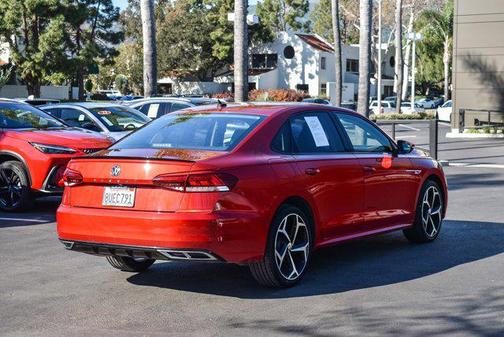 2020 Volkswagen Passat 2.0T R-Line