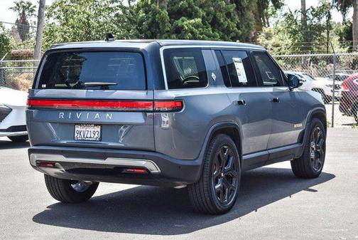 2023 Rivian R1S Adventure