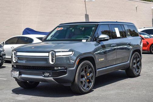 2023 Rivian R1S Adventure