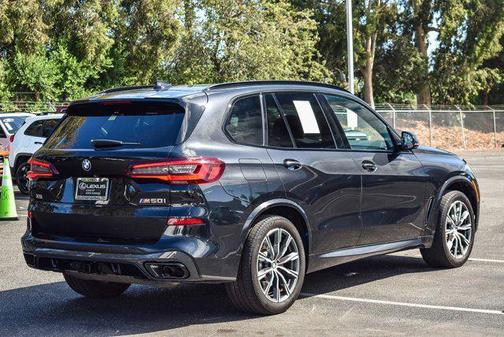 2022 BMW X5 M50i
