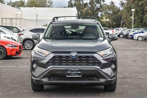 2021 Toyota RAV4 Hybrid XLE