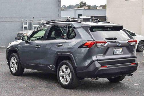 2021 Toyota RAV4 Hybrid XLE