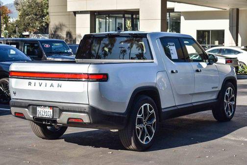 2025 Rivian R1T Adventure