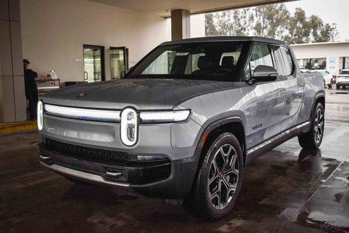 2025 Rivian R1T Adventure