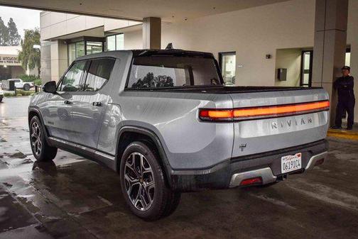 2025 Rivian R1T Adventure