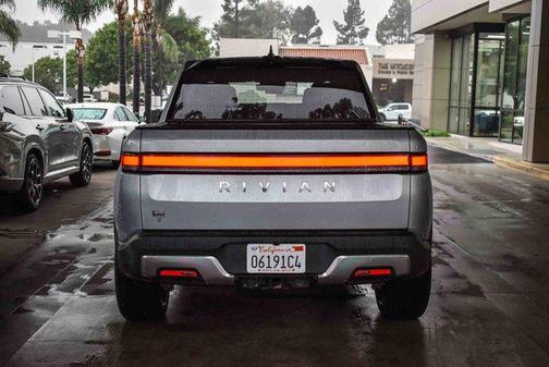 2025 Rivian R1T Adventure