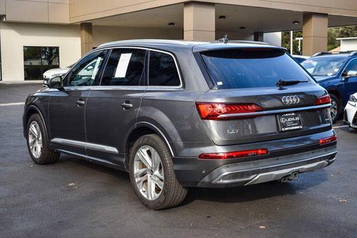 2021 Audi Q7 45 Premium Plus