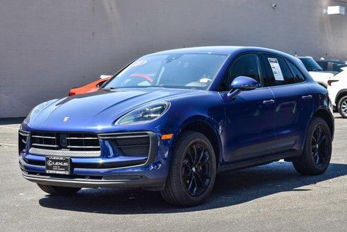 2023 Porsche Macan Base
