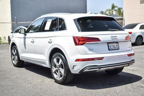 2023 Audi Q5 40 Premium Plus