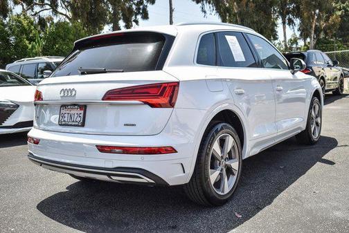 2023 Audi Q5 40 Premium Plus