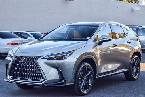 2026 Lexus NX 450h+ Luxury