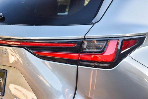 2026 Lexus NX 450h+ Luxury