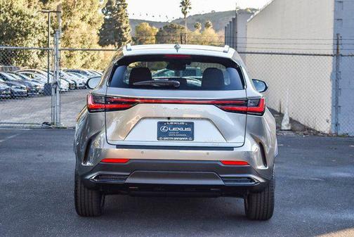 2026 Lexus NX 450h+ Luxury