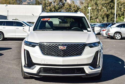 2022 Cadillac XT6 Premium Luxury FWD