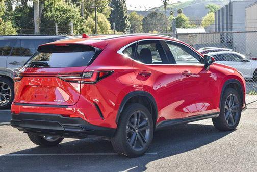 2023 Lexus NX 450h+ Luxury