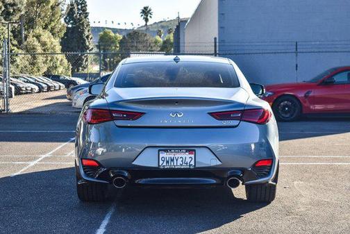 2017 INFINITI Q60 2.0t Premium
