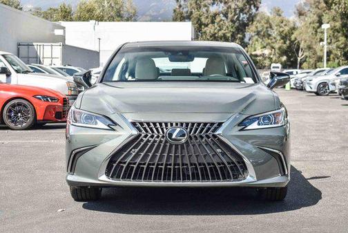 2025 Lexus ES 300h Base
