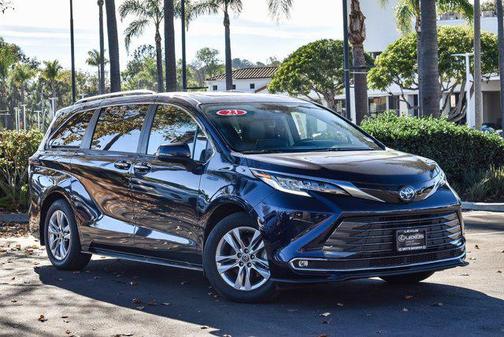 2023 Toyota Sienna Limited