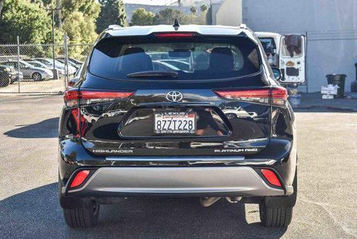 2022 Toyota Highlander Platinum