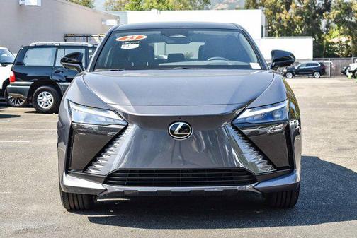 2023 Lexus RZ 450e Luxury