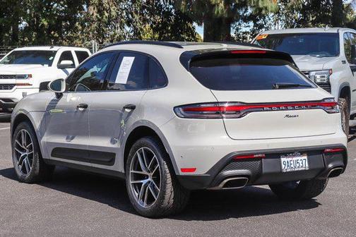 2022 Porsche Macan Base