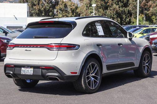 2022 Porsche Macan Base