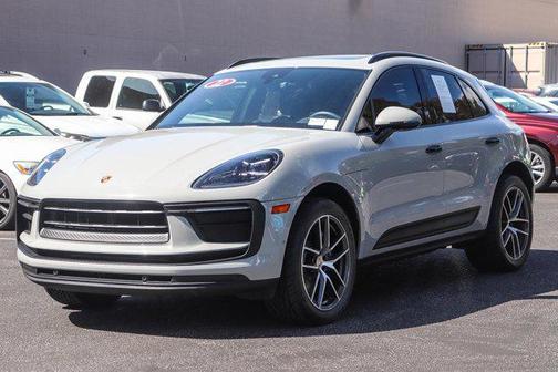 2022 Porsche Macan Base