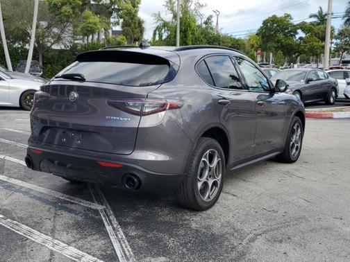 2025 Alfa Romeo Stelvio Base