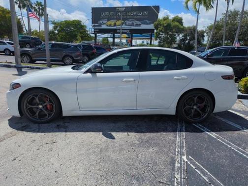 2025 Alfa Romeo Giulia Base