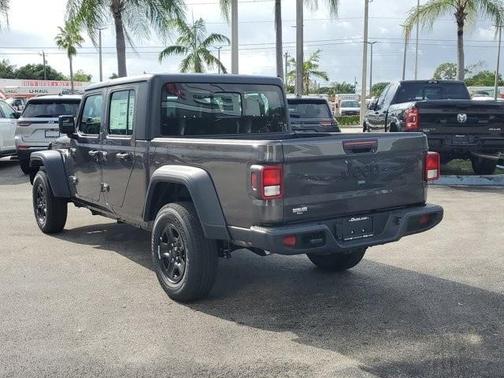 2025 Jeep Gladiator Sport