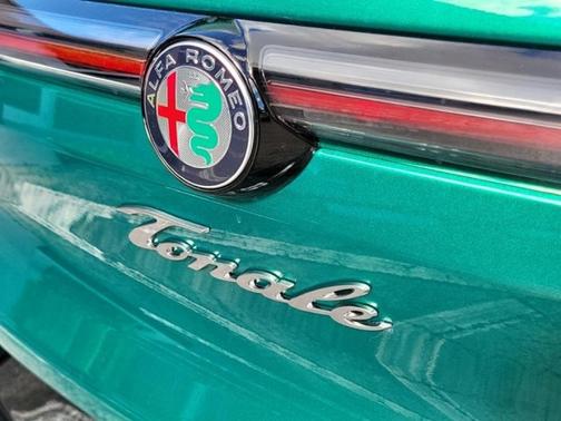 2025 Alfa Romeo Tonale Base