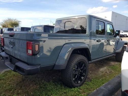 2025 Jeep Gladiator Sport