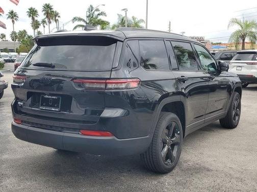 2025 Jeep Grand Cherokee L Laredo