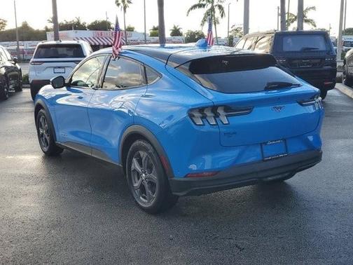 2022 Ford Mustang Mach-E Select