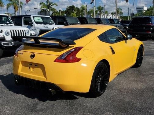 Photo 5 of 31 of 2018 Nissan 370Z Touring