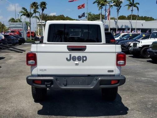 2023 Jeep Gladiator Overland