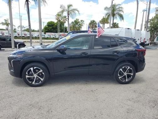 Mosaic Black Metallic 2024 Chevrolet Trax 1RS