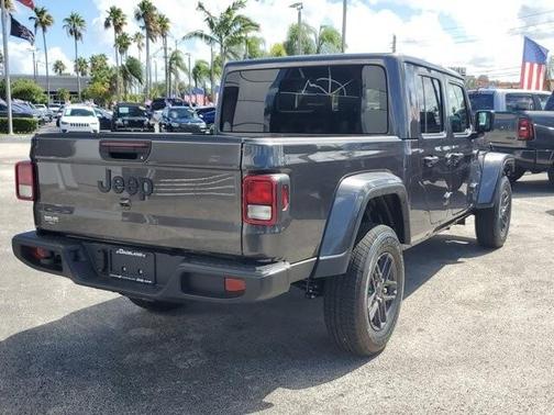 2025 Jeep Gladiator Sport