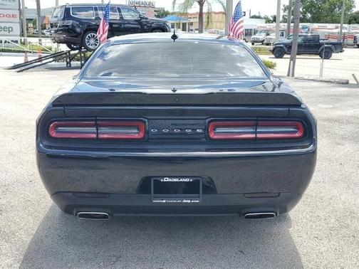 Pitch Black Clearcoat 2022 Dodge Challenger GT